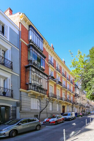 Plus de détails pour Calle de Orfila, 8, Madrid - Bureau à louer