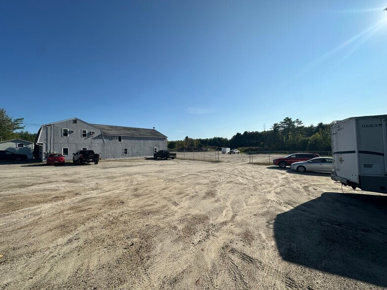 16 Meadow Road Ext, Topsham, ME à louer - Photo du bâtiment - Image 3 de 6