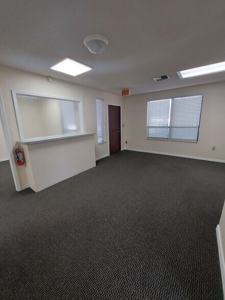 7510 Ridge Rd, Port Richey, FL for lease - Building Photo - Image 2 of 6