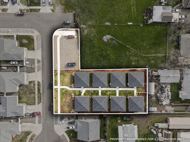 634 Colinwood ct, Medford, OR à vendre - Photo principale - Image 2 de 22