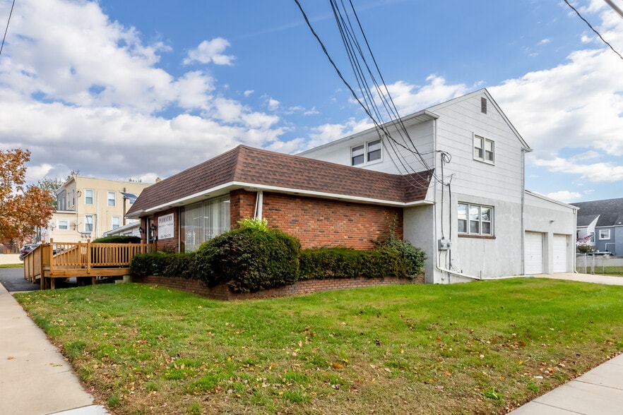 40 W Kings Hwy, Mount Ephraim, NJ for sale - Primary Photo - Image 1 of 31