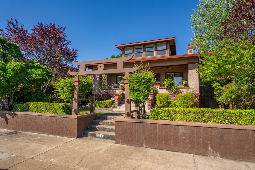 931 Rio St, Red Bluff, CA à vendre - Photo du bâtiment - Image 2 de 54