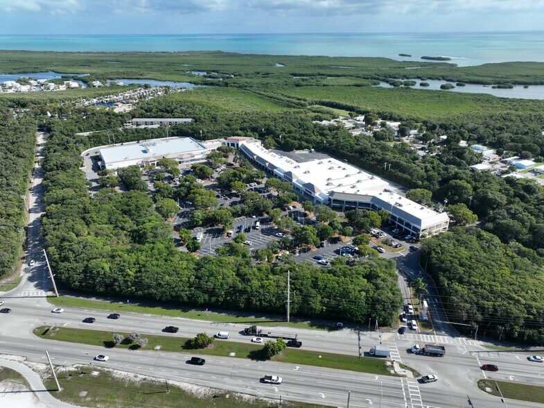 101437 Overseas Hwy, Key Largo, FL à louer - Photo du bâtiment - Image 1 de 4