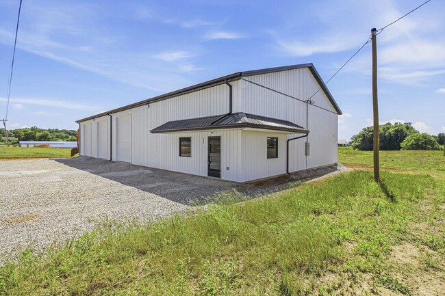 More details for 7565 Happy Valley Rd, Cave City, KY - Industrial for Sale