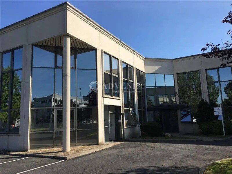 Office in Poissy for lease Building Photo- Image 1 of 25