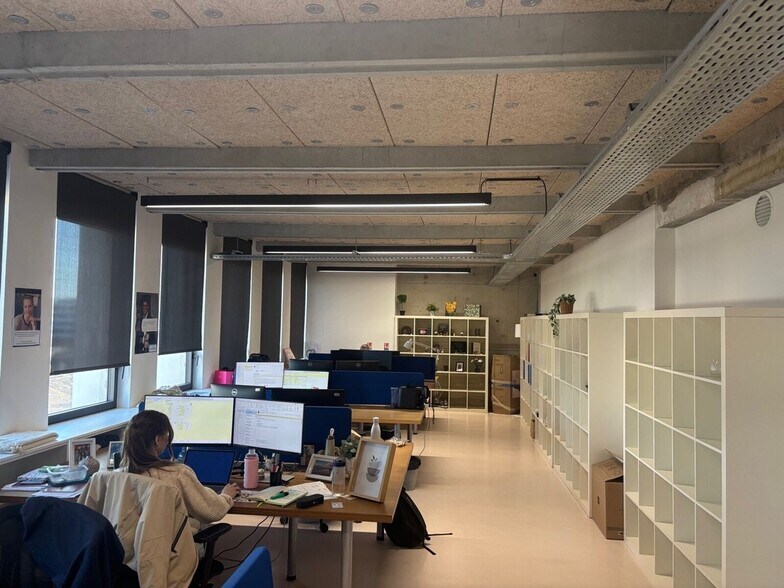 Office in Bordeaux for lease - Building Photo - Image 3 of 5