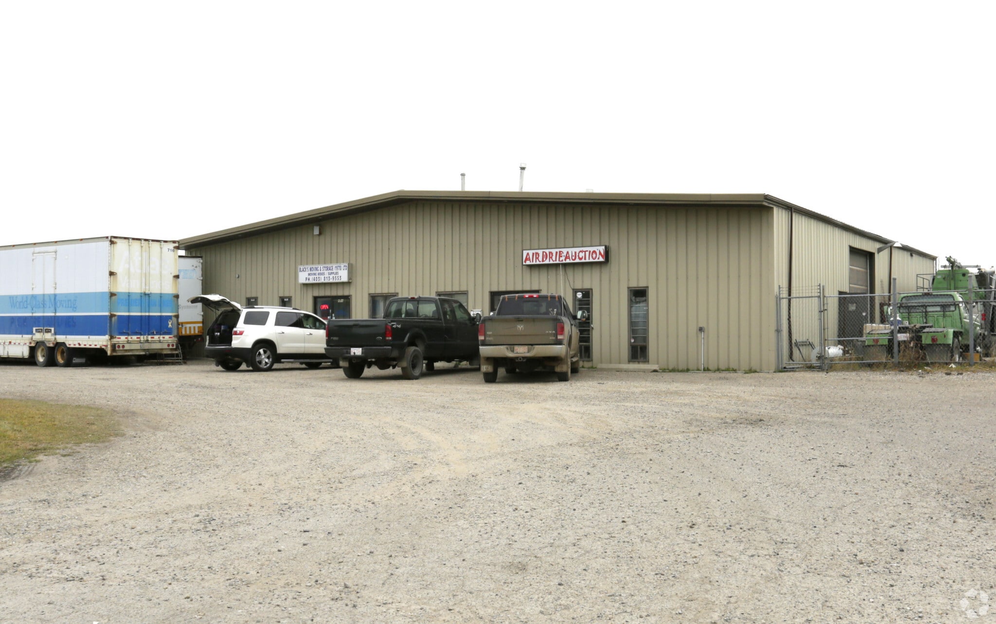 404 East Lake Blvd NE, Airdrie, AB for sale Primary Photo- Image 1 of 1