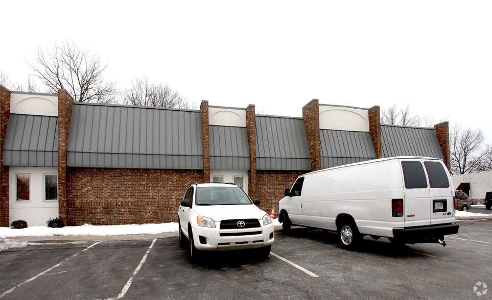 5105 Madison Ave, Indianapolis, IN for sale - Building Photo - Image 2 of 9