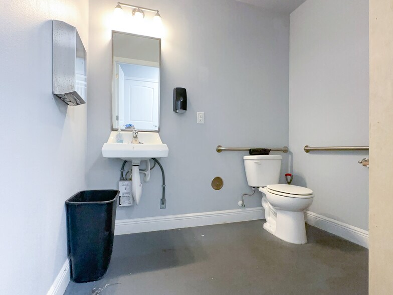 1201-1209 Wh Jackson St, Melbourne, FL for sale - Building Photo - Image 3 of 16