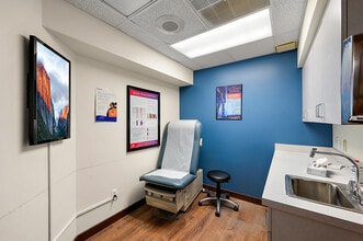 25990 Kelly Rd, Roseville, MI for lease Interior Photo- Image 2 of 10