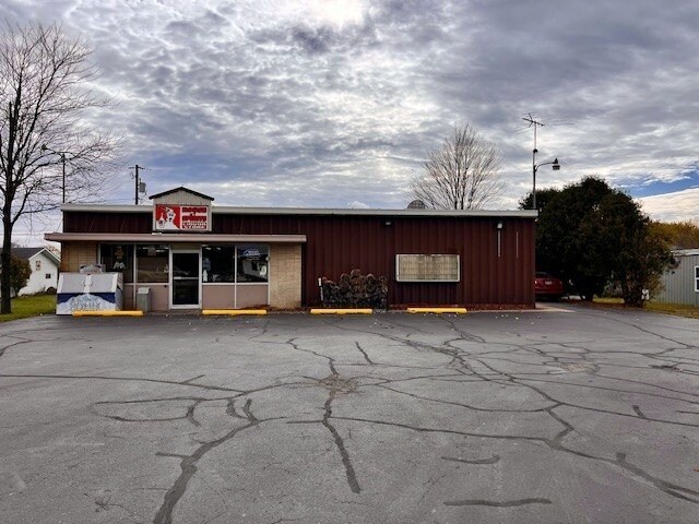 503 E Elm Dr, Loyal, WI à vendre - Photo principale - Image 1 de 20