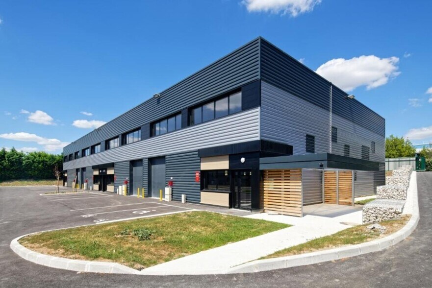 17 Rue Henri Becquerel, Aulnay-sous-Bois à louer - Photo du bâtiment - Image 3 de 9