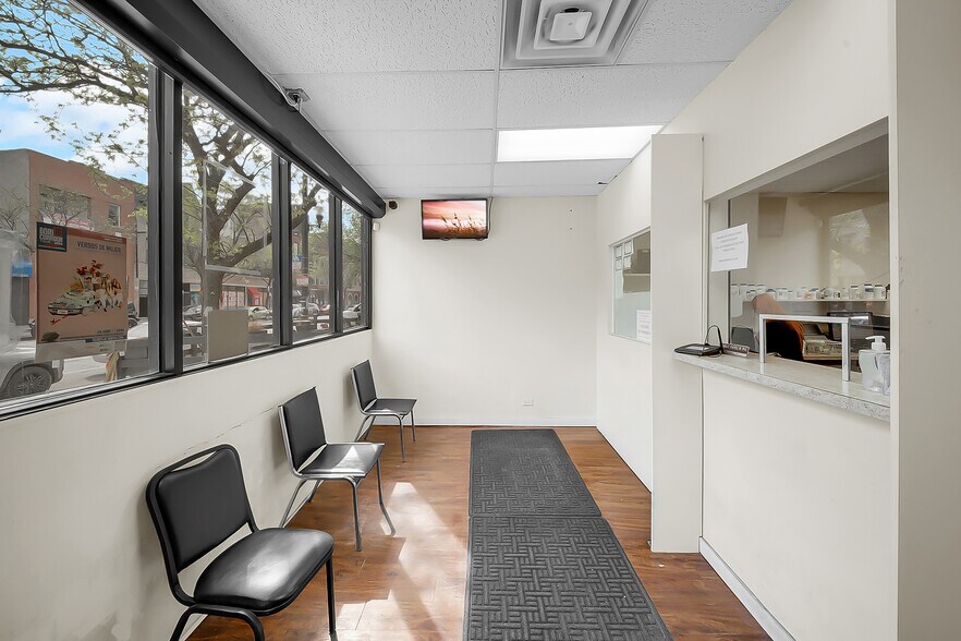 2724 W Division St, Chicago, IL à louer - Photo du bâtiment - Image 3 de 8