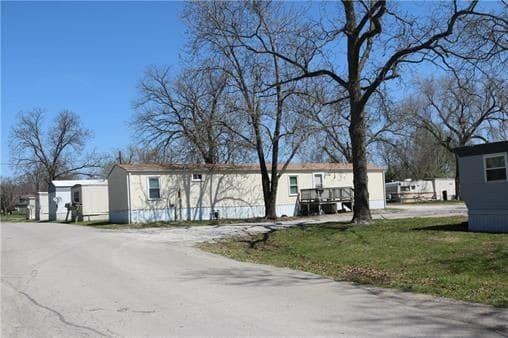 627 N Broadway St, La Cygne, KS à vendre - Photo principale - Image 1 de 6