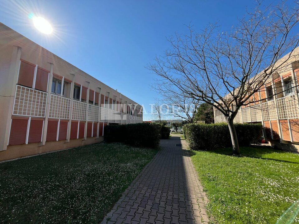 Avenue Blaise Pascal, Vitrolles for lease Building Photo- Image 1 of 10