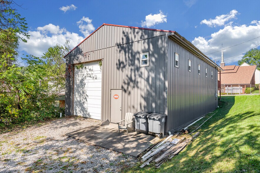 216 Maryland Ave, Nutter Fort, WV à vendre - Photo principale - Image 1 de 12