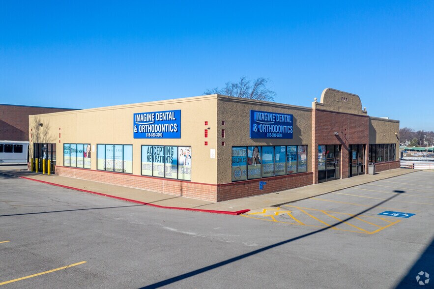 4600 S Noland Rd, Independence, MO à vendre - Photo du bâtiment - Image 3 de 7