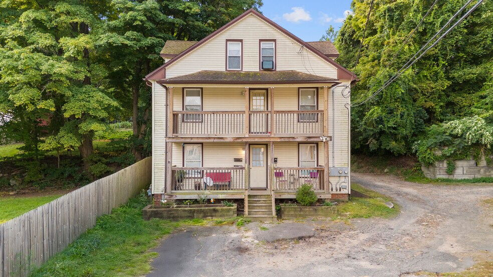 211 Park St, Bristol, CT à vendre - Photo principale - Image 1 de 10