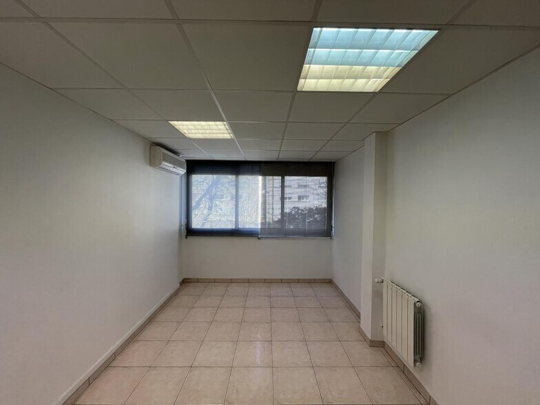 Bureau dans Toulon à vendre - Photo du bâtiment - Image 2 de 6