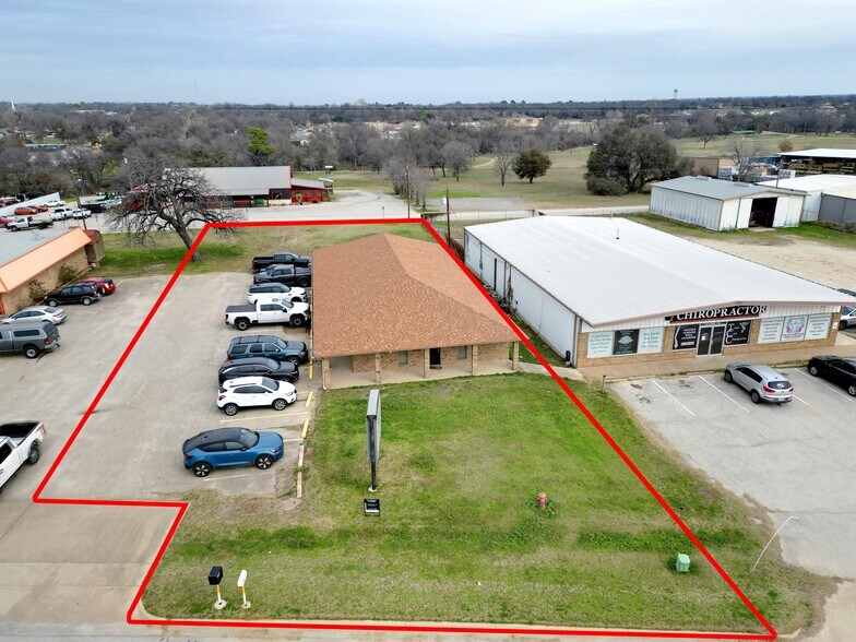 311 E Highway 199, Springtown, TX à vendre - Photo du bâtiment - Image 1 de 6