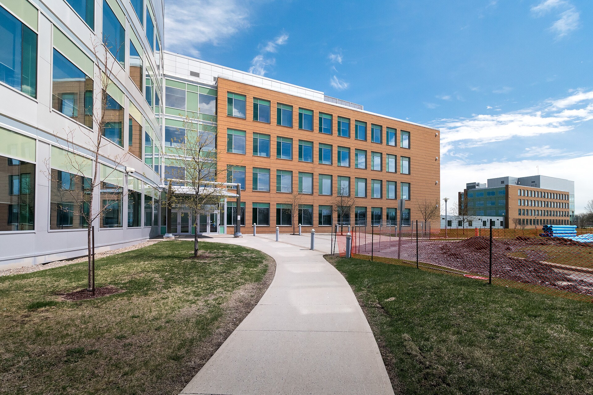 2341 Boul Alfred-Nobel, Saint-Laurent, QC à vendre Photo du bâtiment- Image 1 de 1