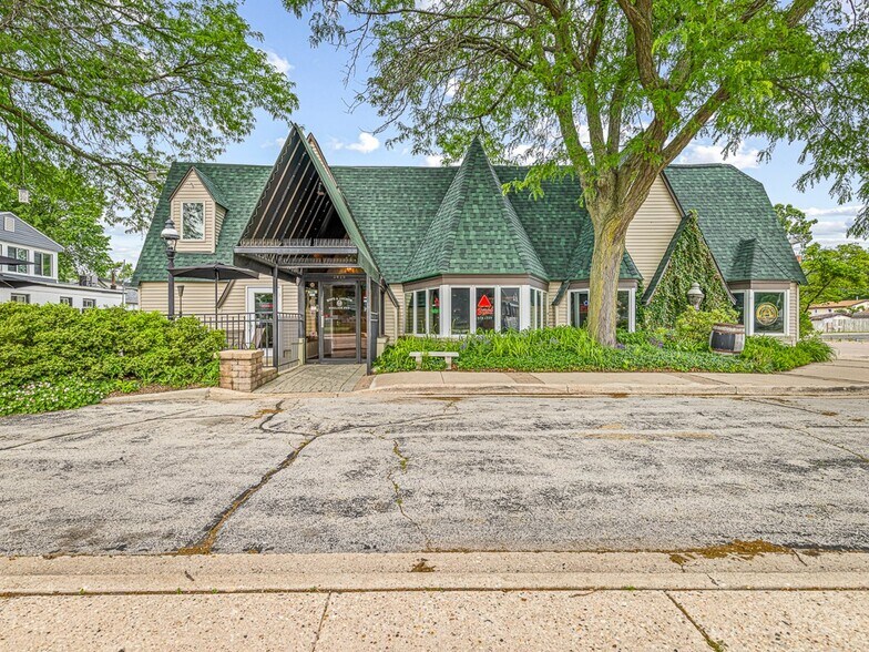 5040 N 2nd St, Loves Park, IL à vendre - Photo du bâtiment - Image 2 de 42