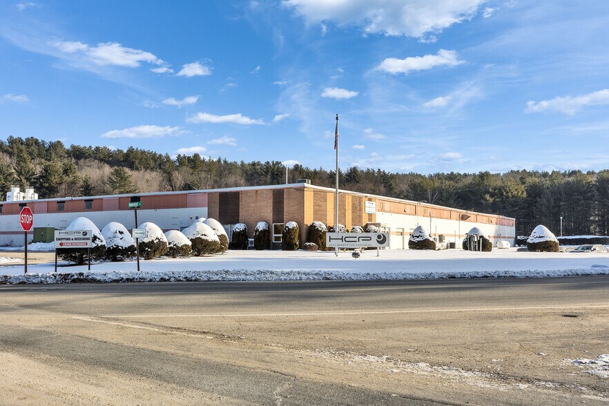 370 Monument Rd, Hinsdale, NH à vendre - Photo du bâtiment - Image 2 de 17