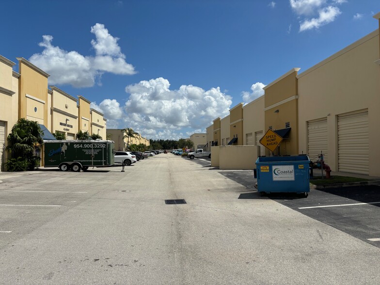 10376 W State Road 84, Davie, FL for lease - Building Photo - Image 3 of 13