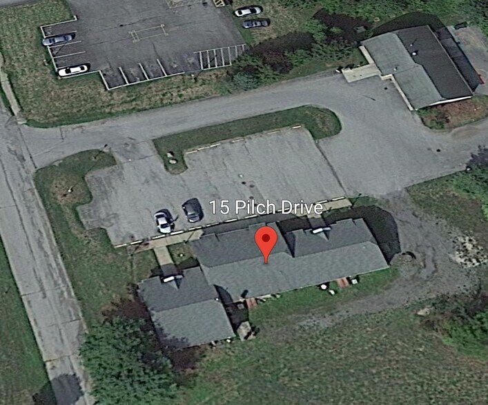 15-19 Pilch Drive, Pine Plains, NY à vendre - Photo du bâtiment - Image 2 de 4