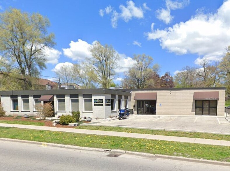 130 Highland Rd, Kitchener, ON for sale - Primary Photo - Image 1 of 1