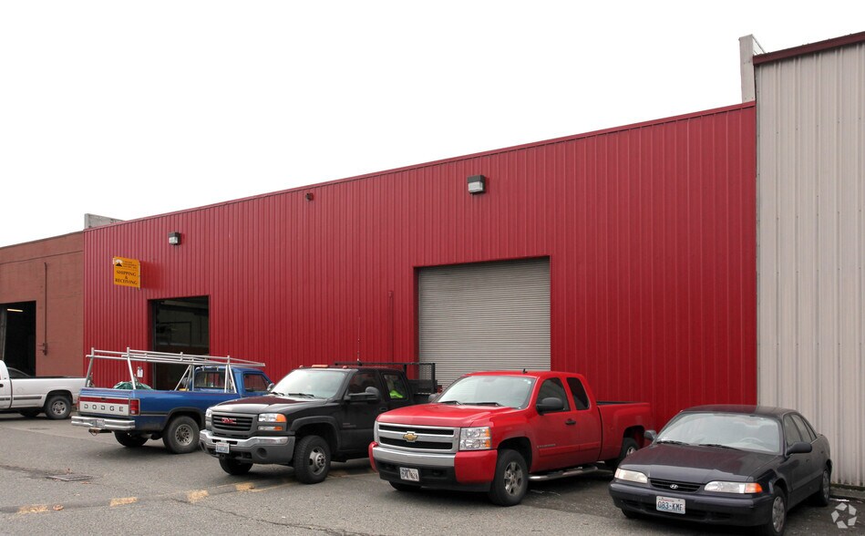 4634-4636 E Marginal Way S, Seattle, WA à vendre - Photo du bâtiment - Image 2 de 9