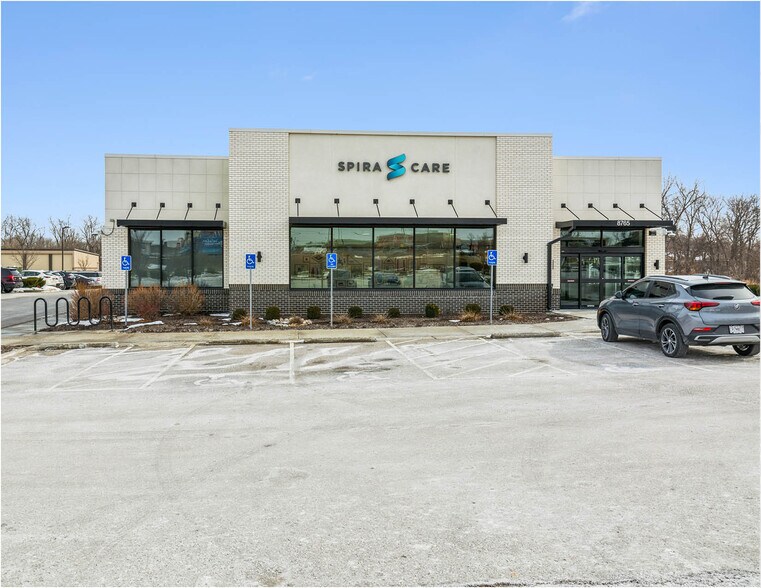 8765 N Ambassador Dr, Kansas City, MO à vendre - Photo du bâtiment - Image 3 de 9