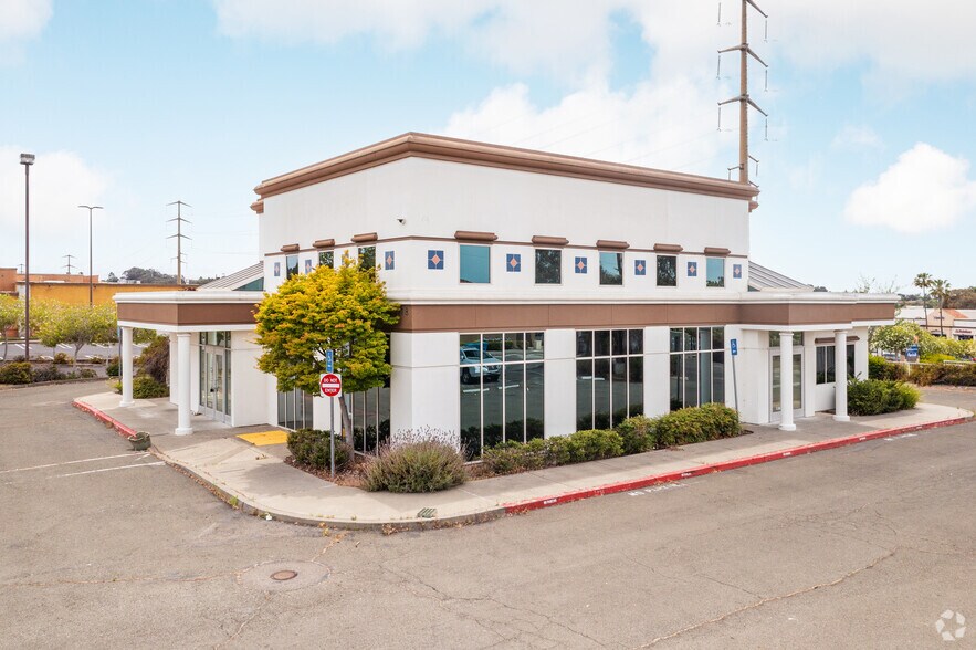 1178 Admiral Callaghan Ln, Vallejo, CA à louer - Photo du bâtiment - Image 2 de 8