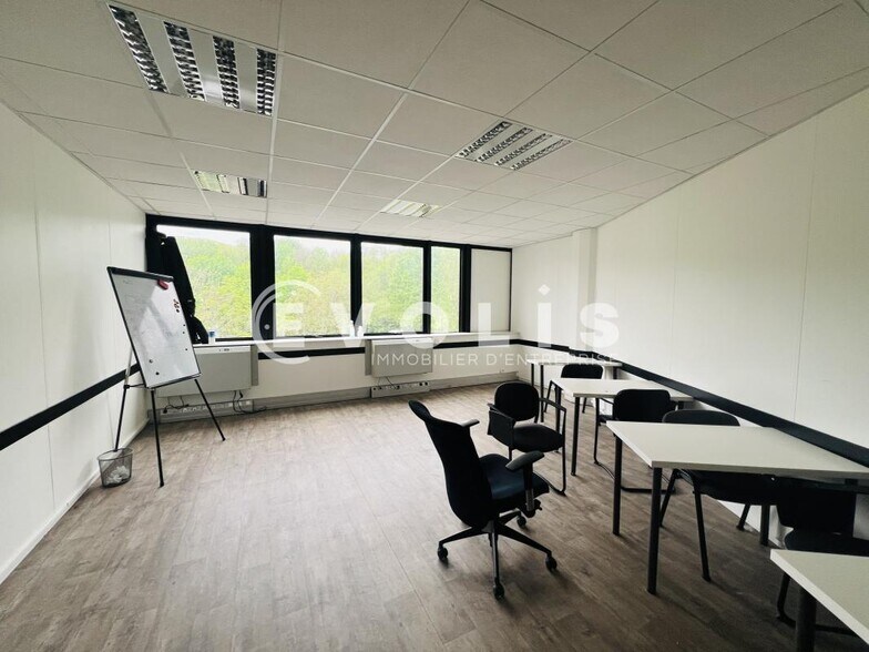 1 Rue De Rome, Rosny-sous-Bois for lease - Interior Photo - Image 3 of 7