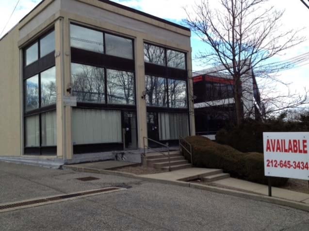 923-925 Northern Blvd, Great Neck, NY for lease - Building Photo - Image 3 of 4
