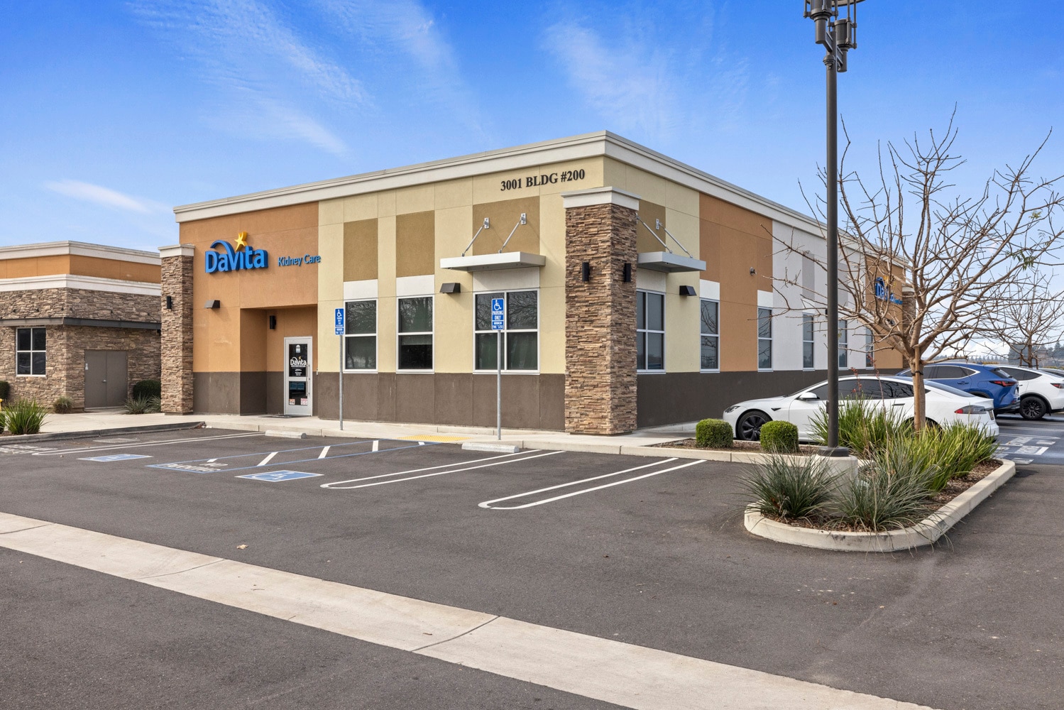 3001 Health Care Way Building 200, Modesto, CA for sale Primary Photo- Image 1 of 13
