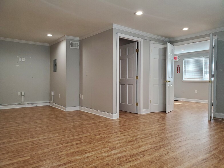 154 Main St, Matawan, NJ for sale - Interior Photo - Image 1 of 1