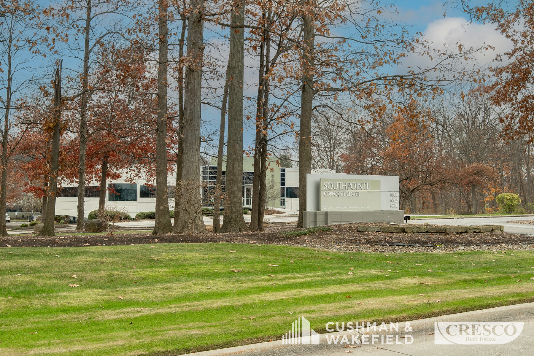 6800 W Snowville Rd, Brecksville, OH à louer Photo du bâtiment- Image 1 de 13
