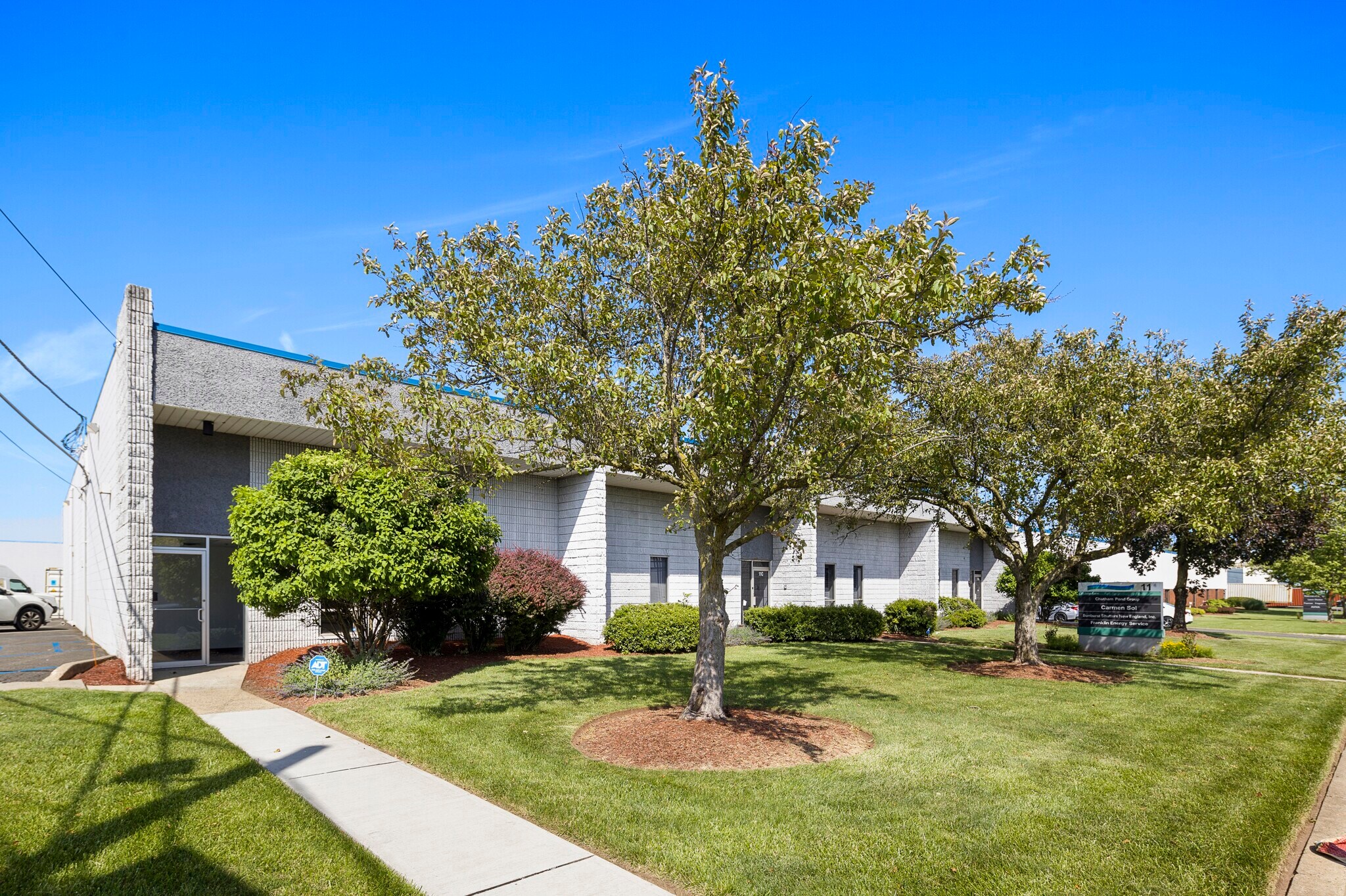 11 Jules Ln, New Brunswick, NJ à louer Photo principale- Image 1 de 5