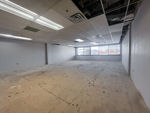 2755-2795 E Desert Inn Rd, Las Vegas, NV à louer Photo intérieure- Image 1 de 1