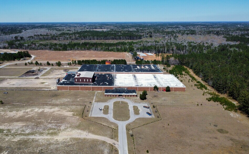 1497 Industrial Rd, Walterboro, SC à vendre - Photo du bâtiment - Image 1 de 14
