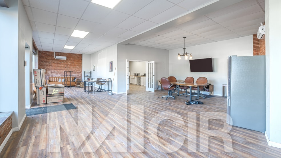 3319 Derry St, Harrisburg, PA for lease - Interior Photo - Image 2 of 5