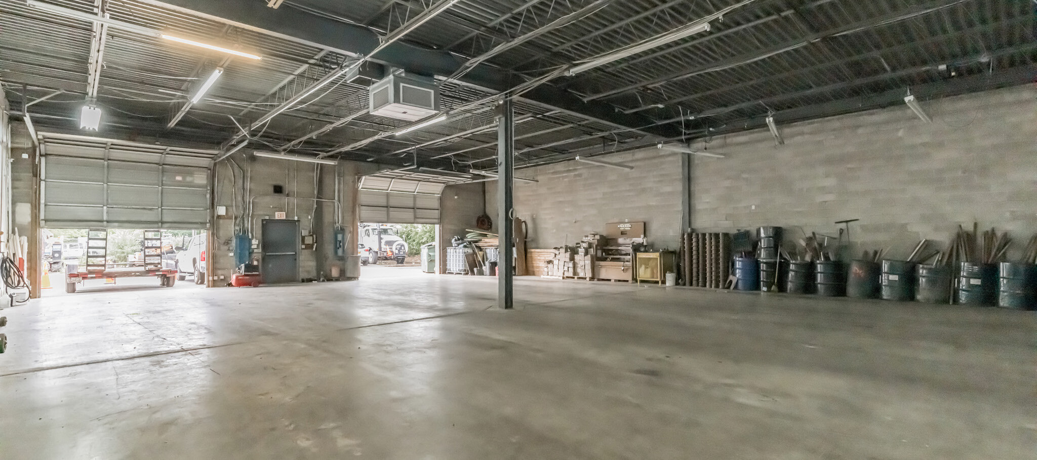 175 Commerce Dr, Hauppauge, NY for lease Interior Photo- Image 1 of 2