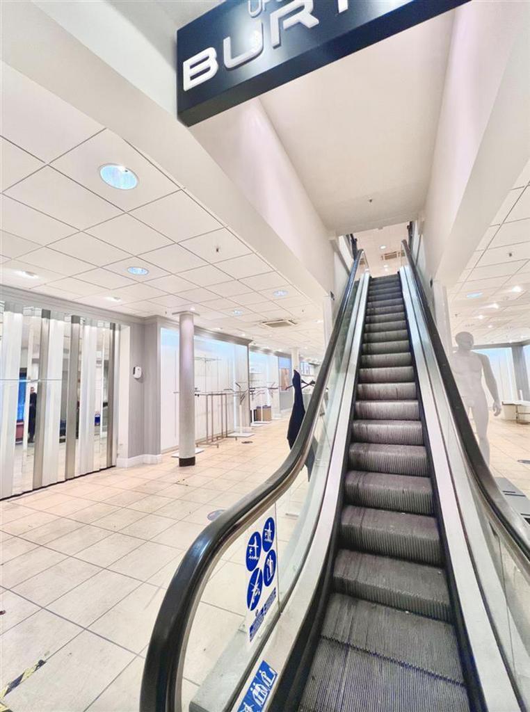 130 High St, Southend On Sea à louer Photo du bâtiment- Image 1 de 63