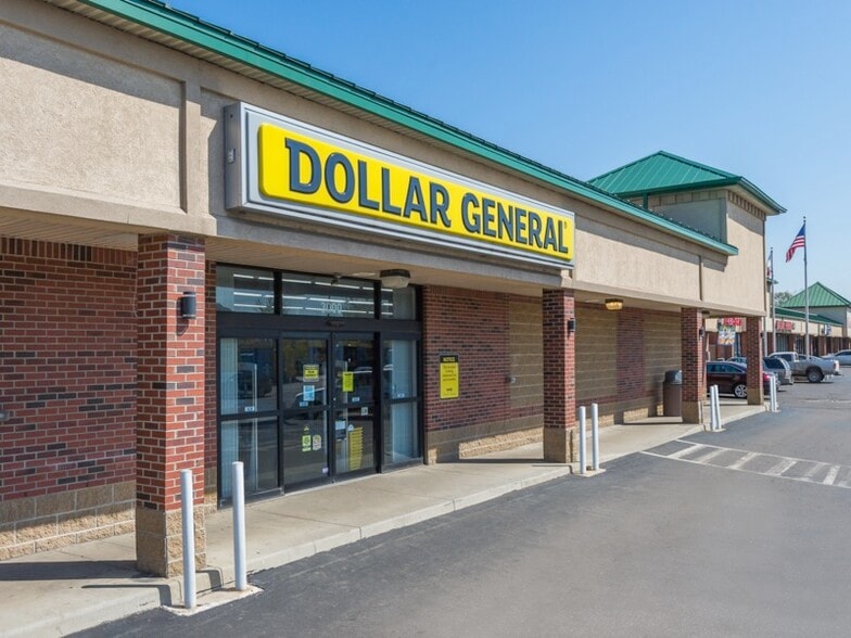 2918-2974 W Davison Ave, Detroit, MI for lease - Primary Photo - Image 1 of 4