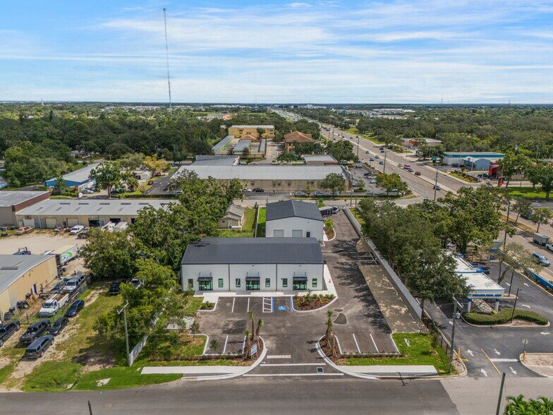 124 Houle Ave, Sarasota, FL à louer - Photo du bâtiment - Image 2 de 7