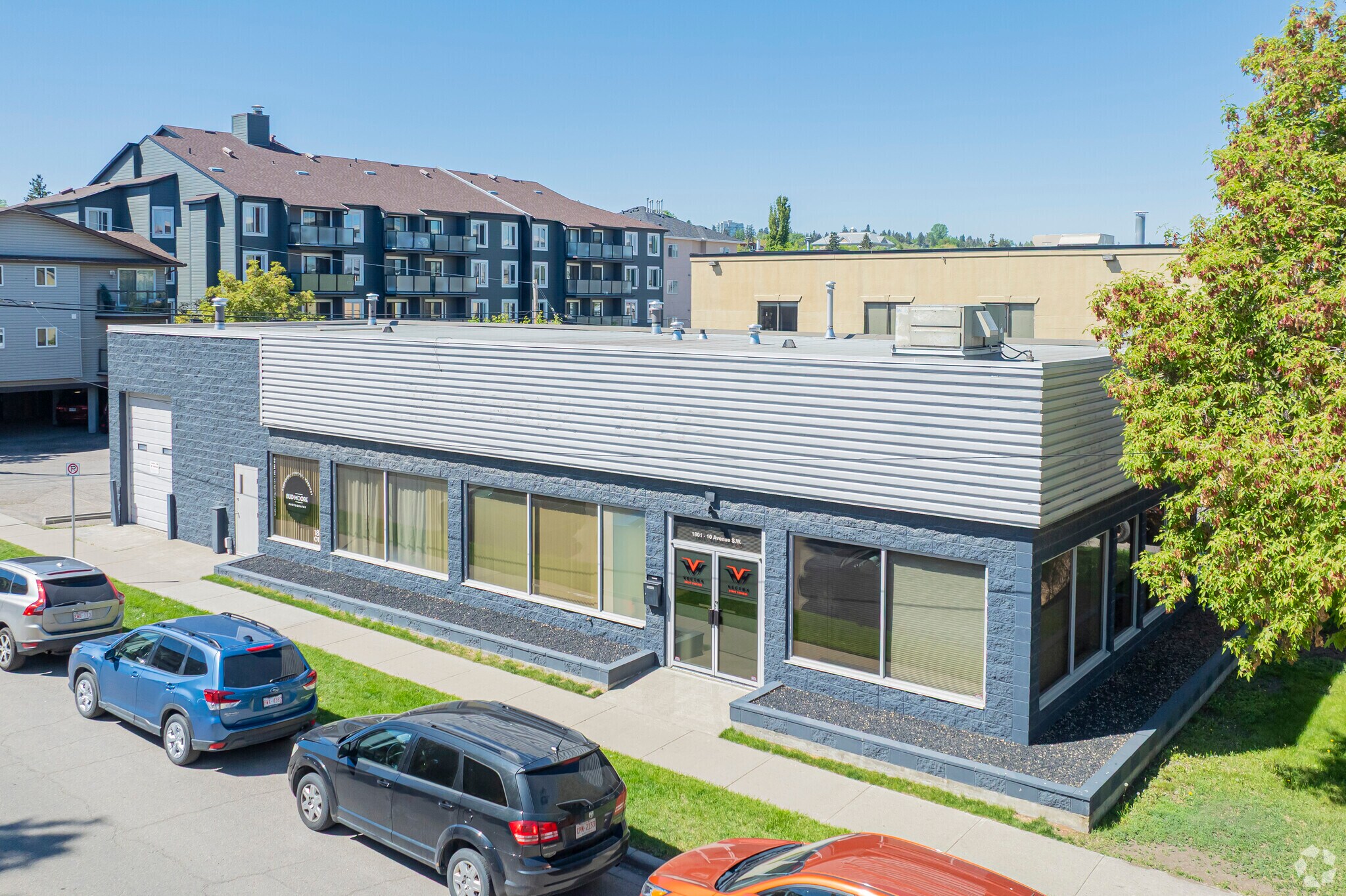 1801 10th Ave SW, Calgary, AB à louer Photo du bâtiment- Image 1 de 8