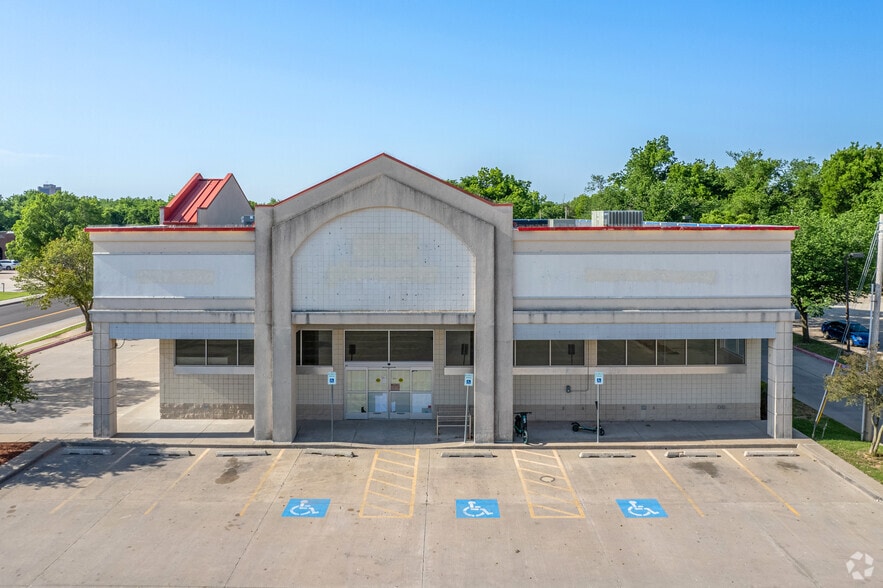 700 W Main St, Norman, OK for sale - Building Photo - Image 3 of 20