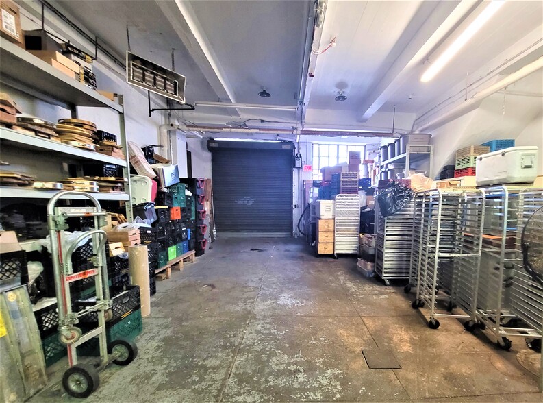 40-29 27th St, Long Island City, NY for lease - Interior Photo - Image 2 of 11