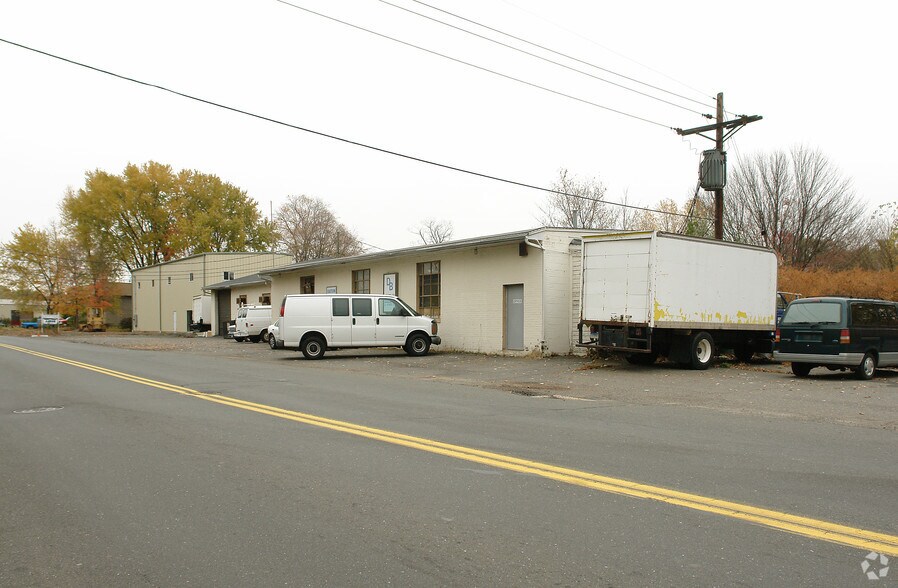 201 Atwater St, Plantsville, CT à vendre - Photo principale - Image 2 de 3